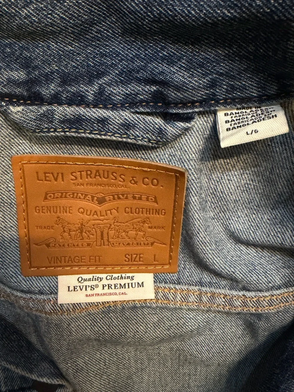 Levi's Men's Blue Denim Trucker Jacket - Picture 3 of 4